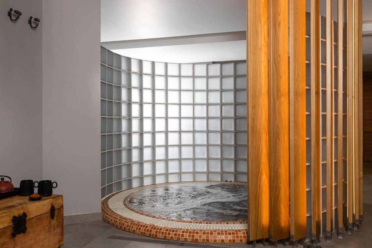 Hotel Du Lac Congress Center & Spa Ιωάννινα Εξωτερικό φωτογραφία A modern spa